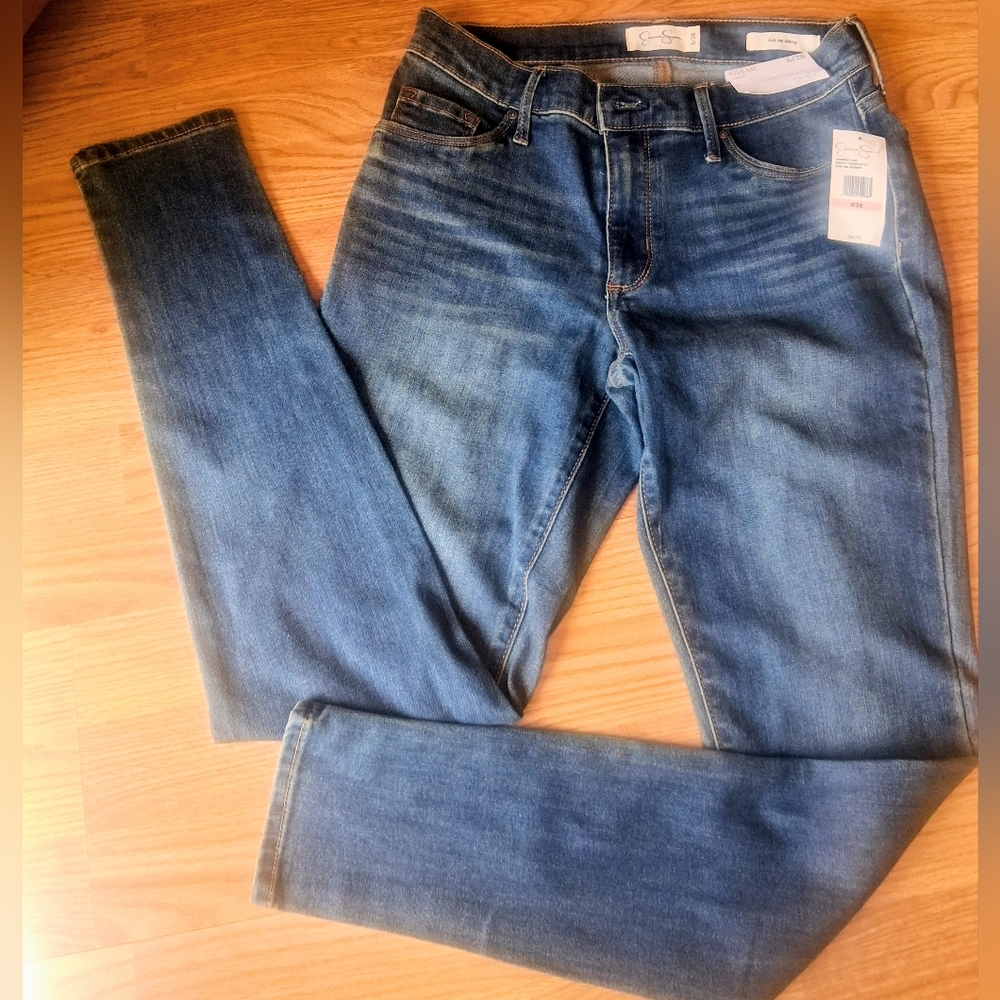 Jessica Simpson NWT Ladies Blue Jeans. Sz 6/28. MSRP $ 69.50